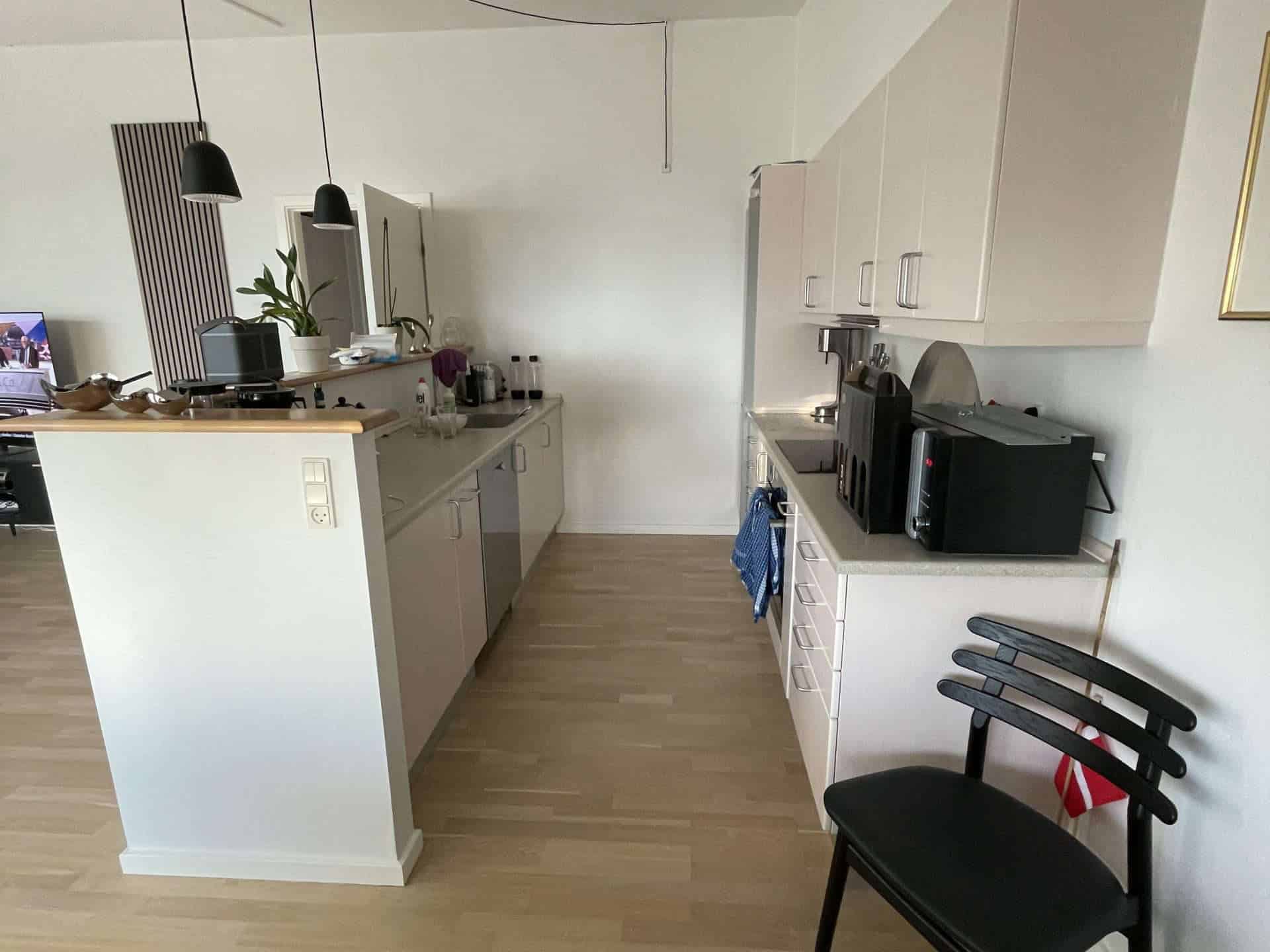 Køkken før en køkkenrenovering.